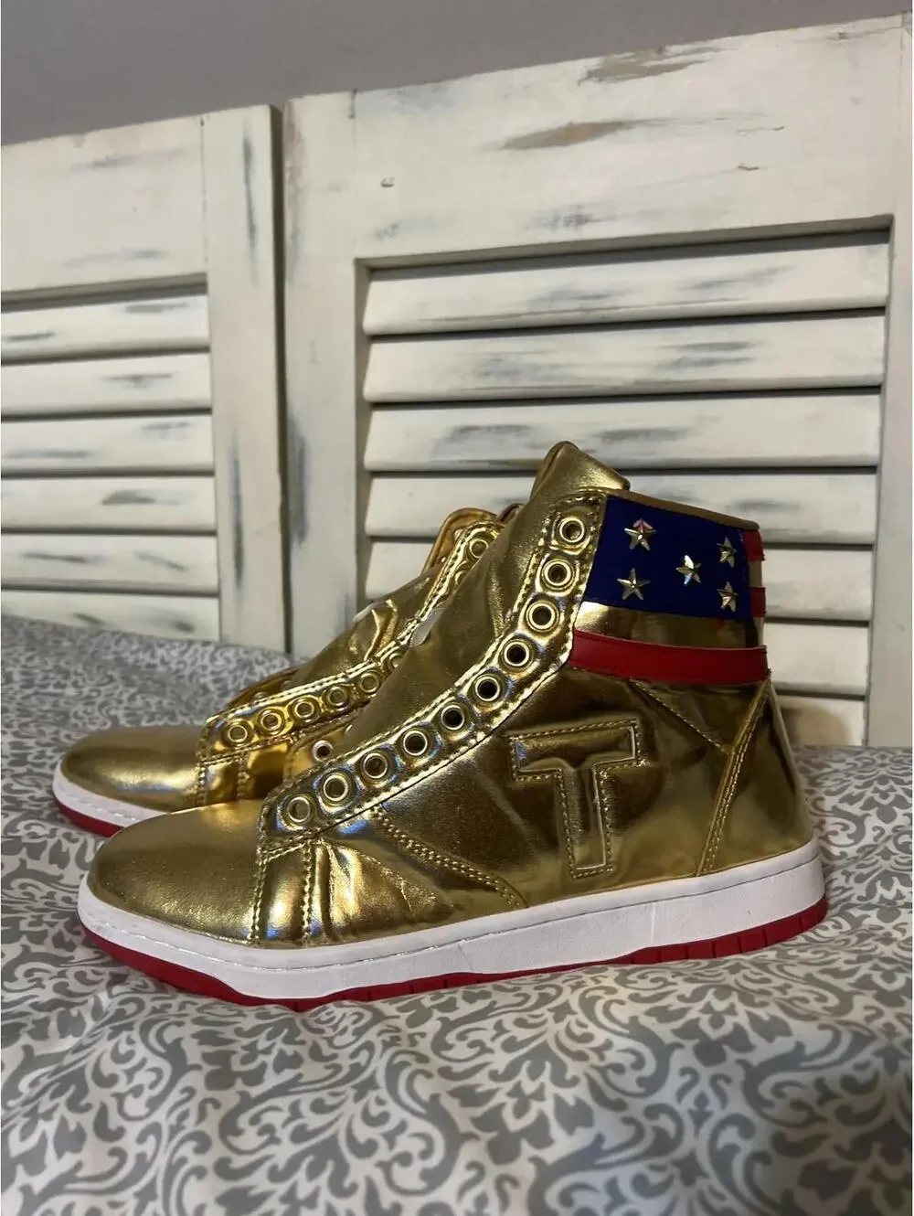 Authentic Trump Never Surrender High-Tops Gold Shoes M7, W9