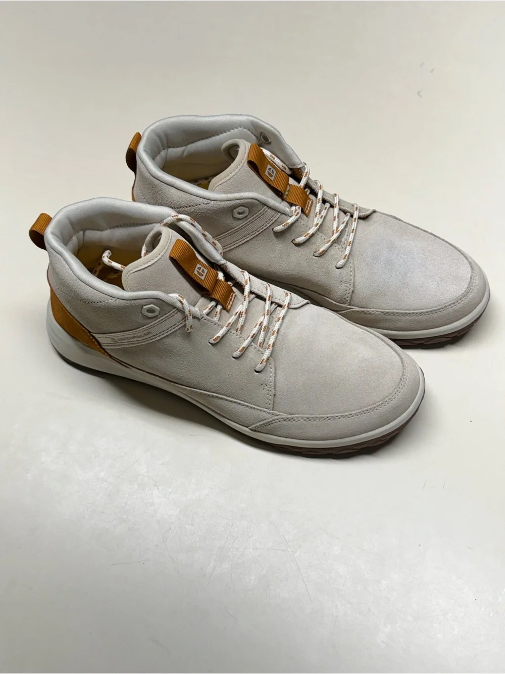 Caterpillar Men’s Gray/Brown Suede Lace-Up Sneakers size women’s 9 / men’s 7 US