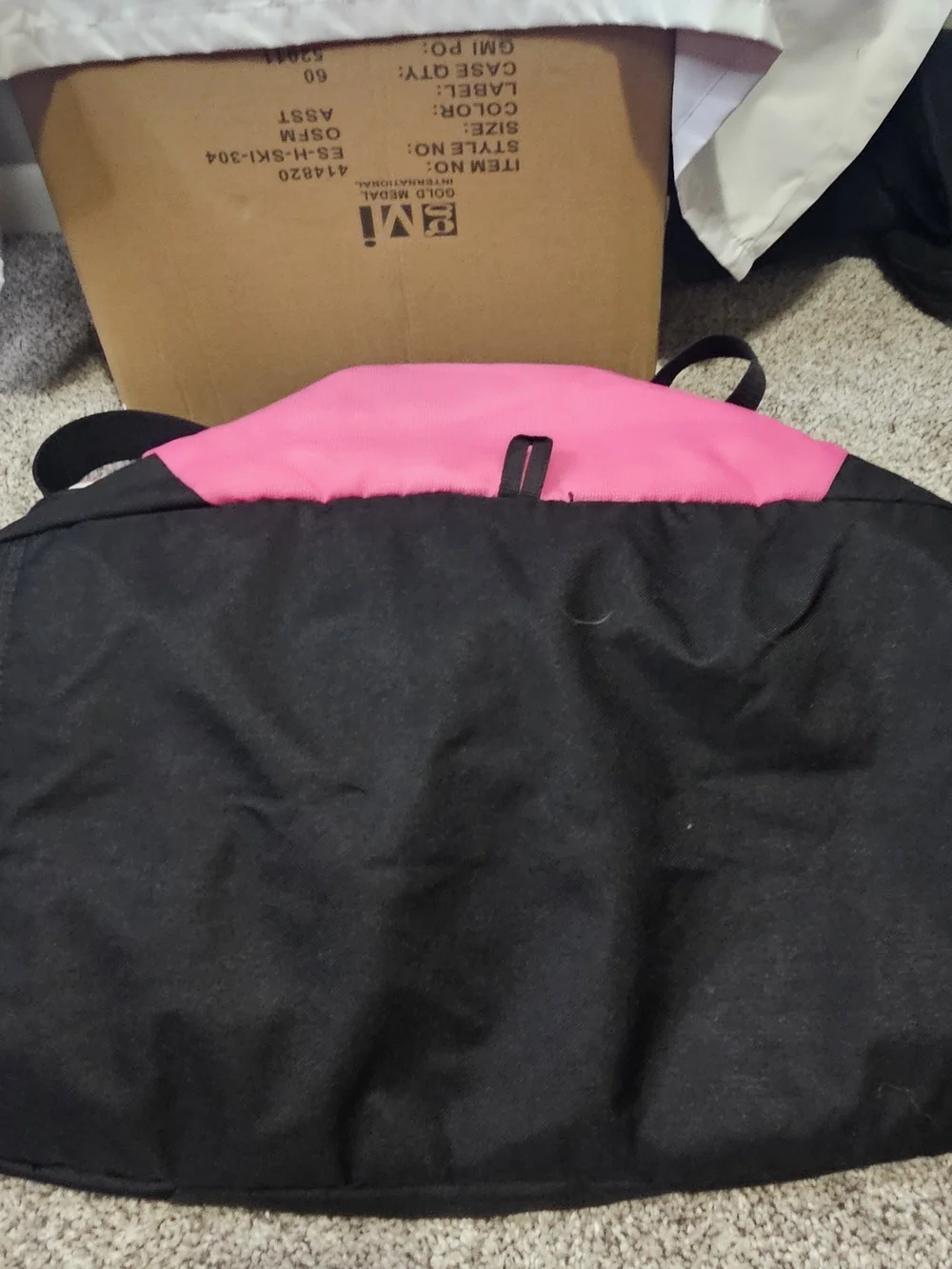 Puma – Teamsport 20 Inch Duffel Bag PUMA Pink and Black Soccer Baseball GYM pack