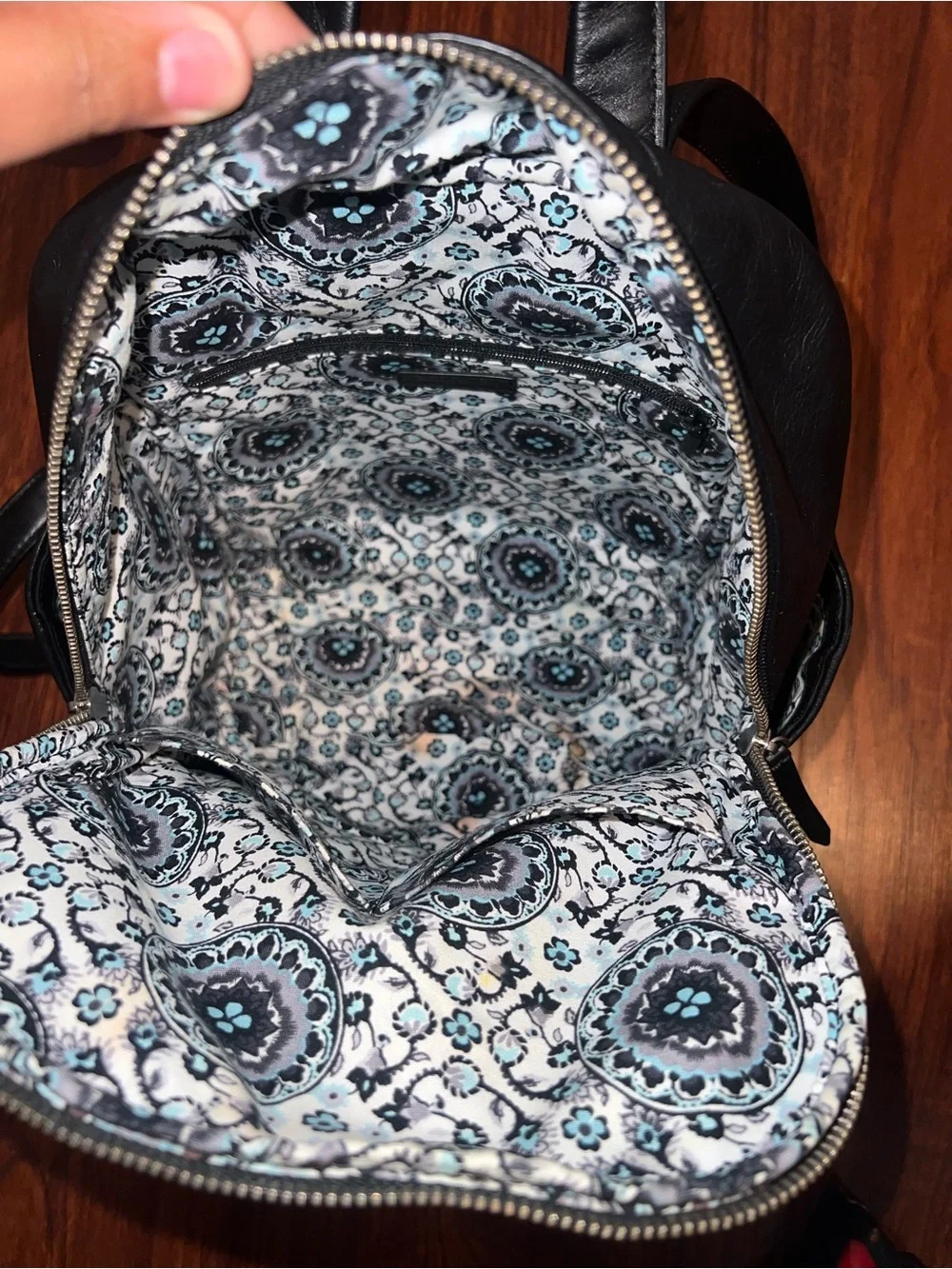 Vera Bradley sleek vera