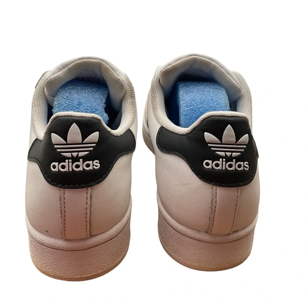 Adidas Classic White‎ and Black Sneakers size 8