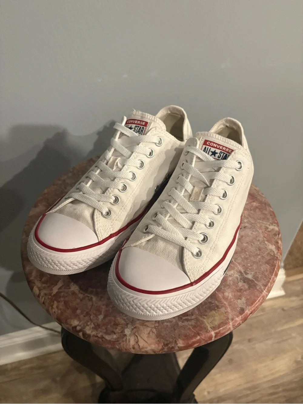 Converse minimalist along lacing