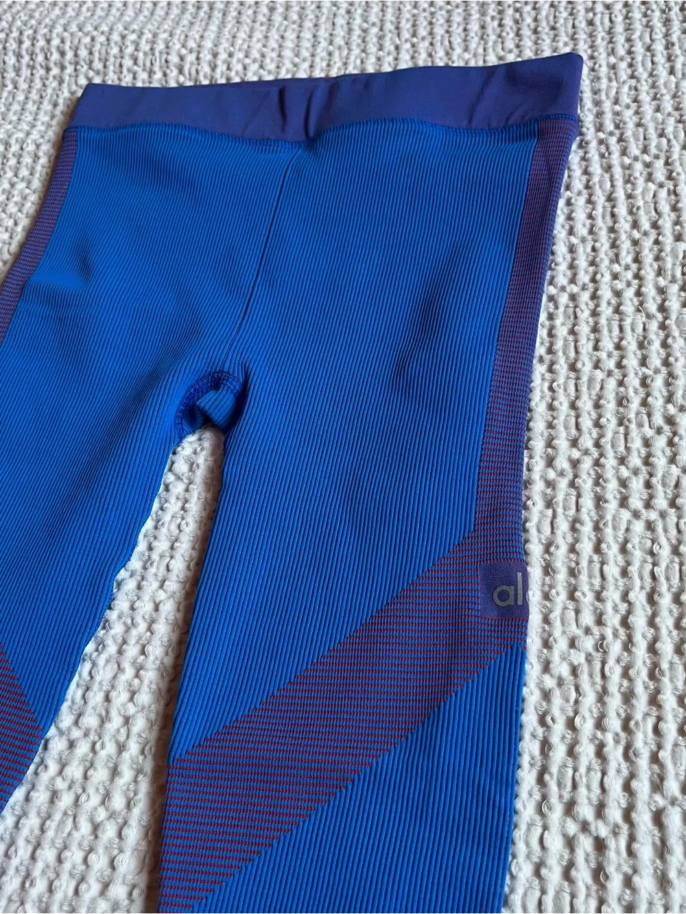 ALO Yoga blue purple