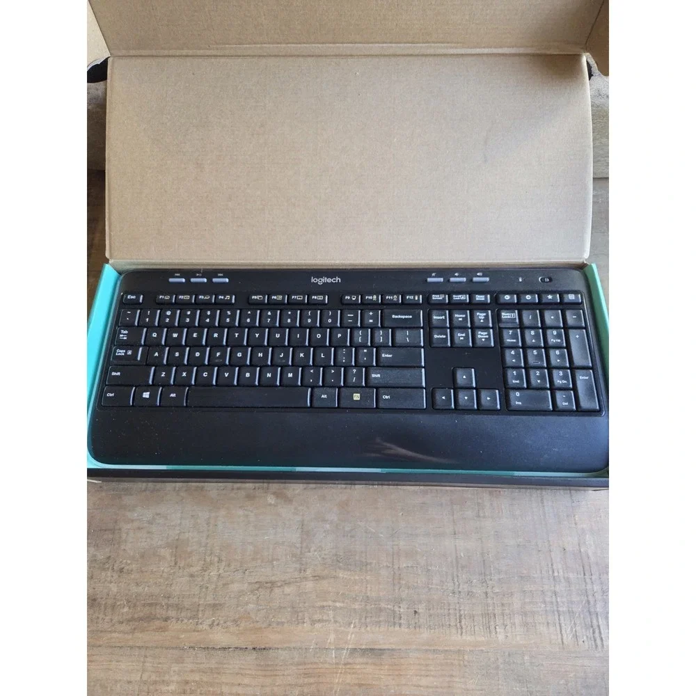Logitech MK520 Wireless Keyboard and Mouse Bundle M510 Mouse Works Batteries INC