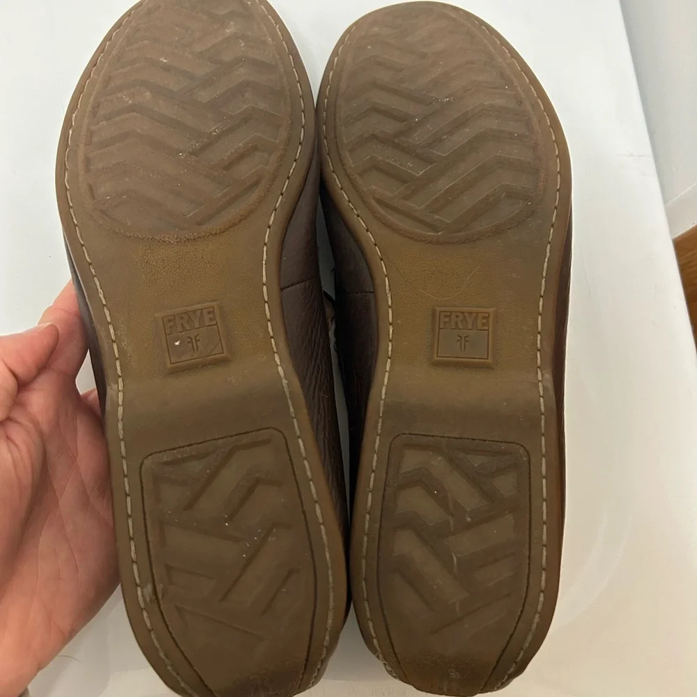 Frye size 10