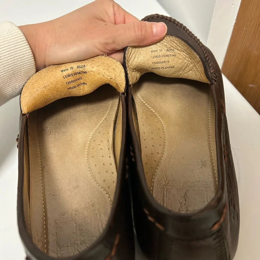 Frye size 10