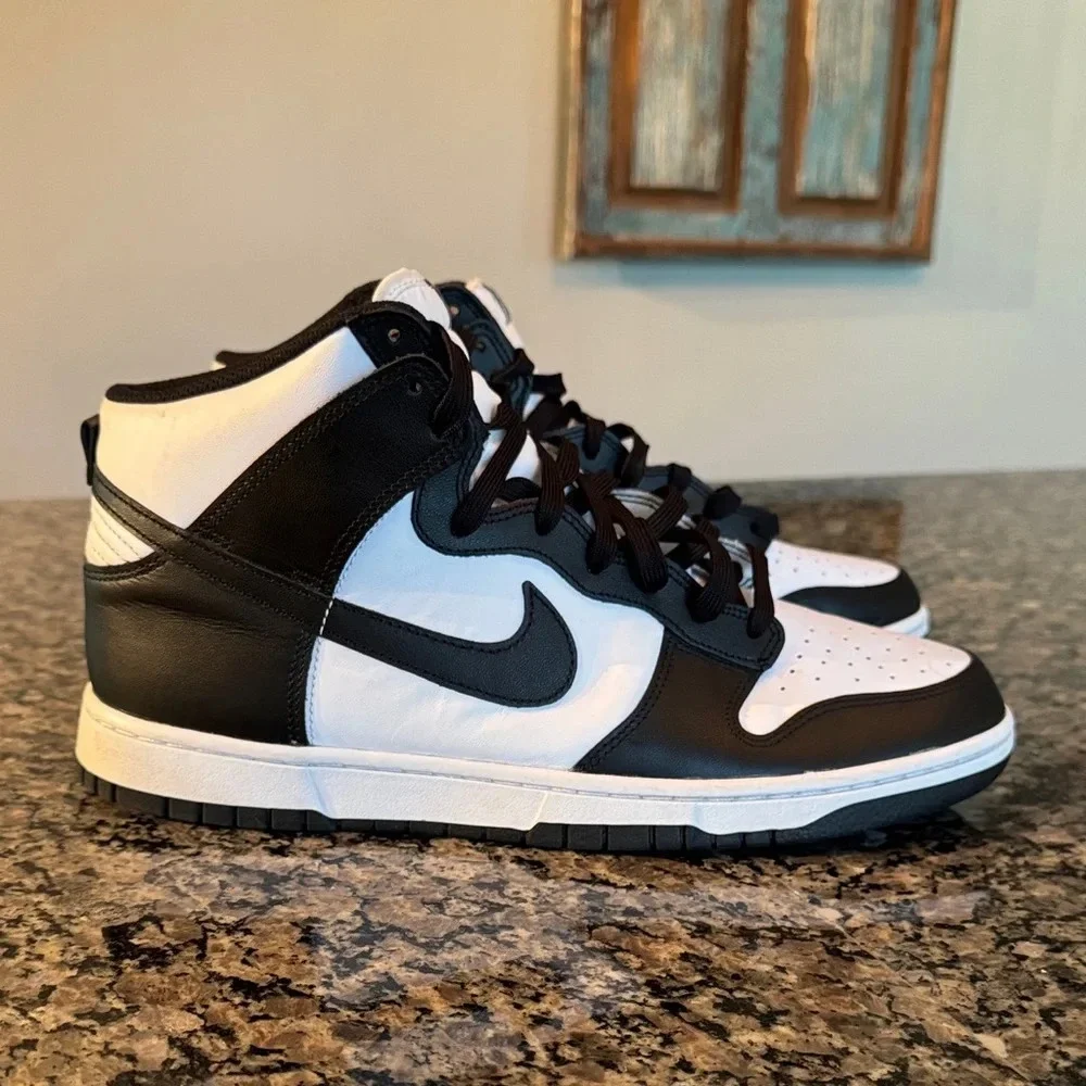Nike men’s dunk high top Black and White Sneakers EUC 12