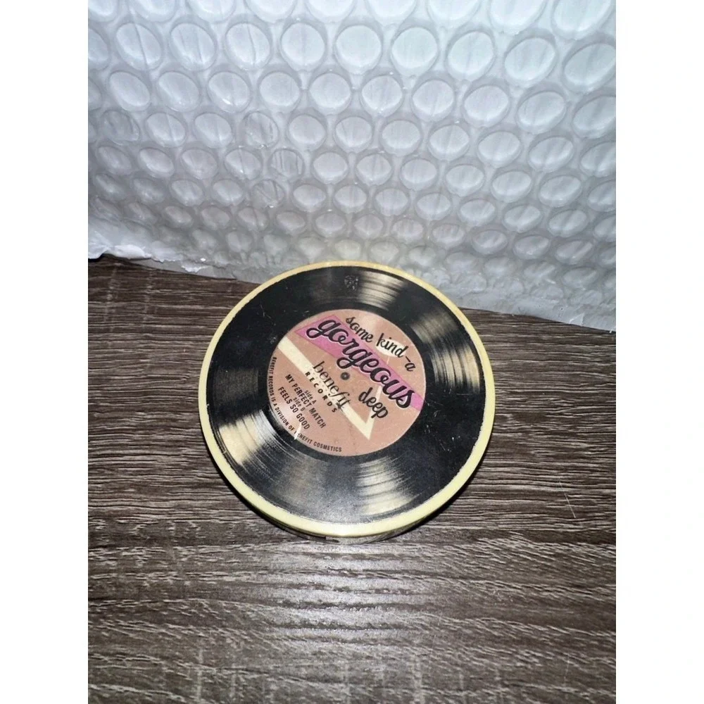 Benefit‎ cosmetics Some Kind Of Gorgeous Foundation deep