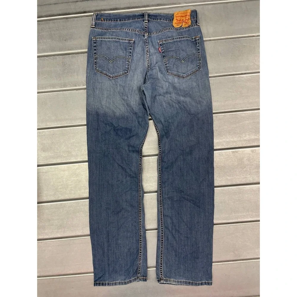 Levis levis 559