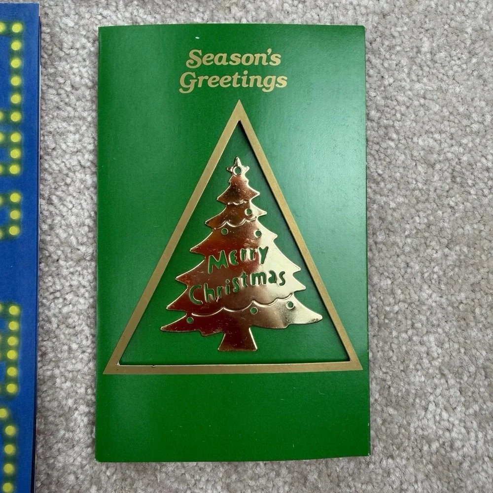 VTG‎ Readers Digest Gold Christmas Tree Ornament With Elvis Presley Items Insert