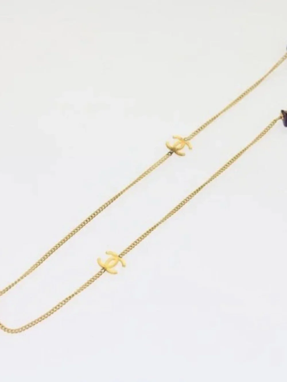 CHANEL brand	chanel color	gold