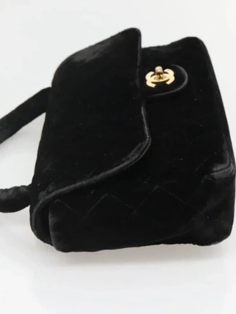CHANEL brand	chanel color	black