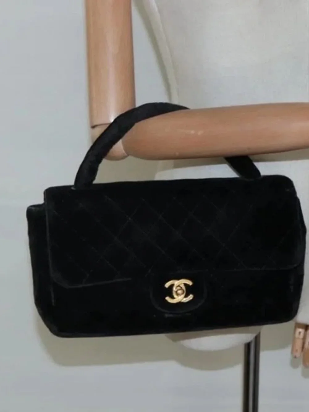 CHANEL brand	chanel color	black