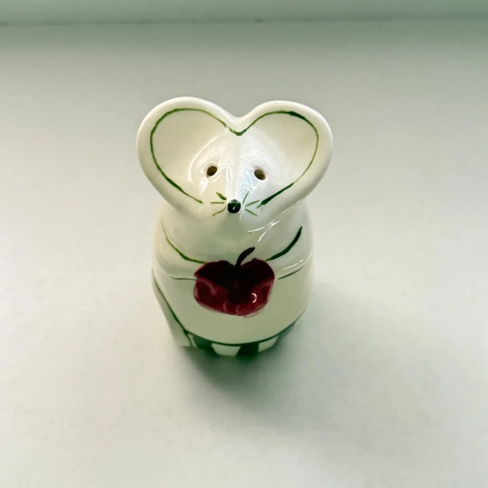 Vintage cute mouse