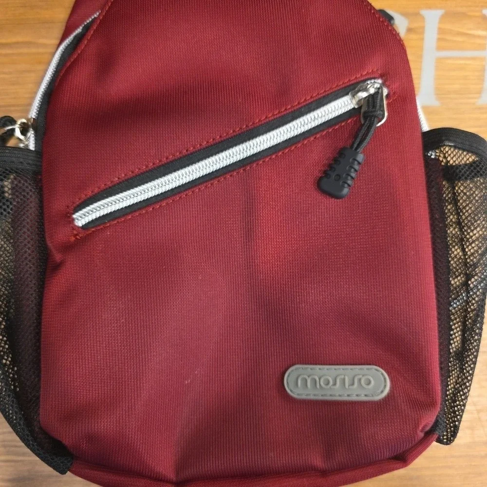 Mosiso maroon sling