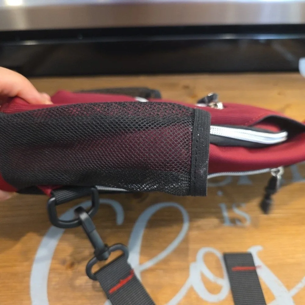 Mosiso maroon sling