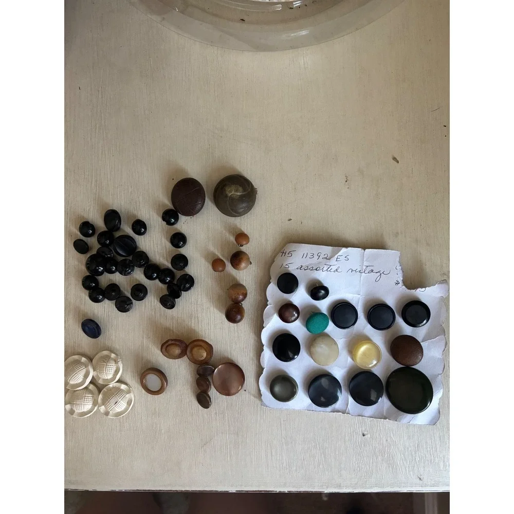 Vintage Assorted Button Lot Mixed Sizes Colors Styles Sewing Crafting‎ Notions