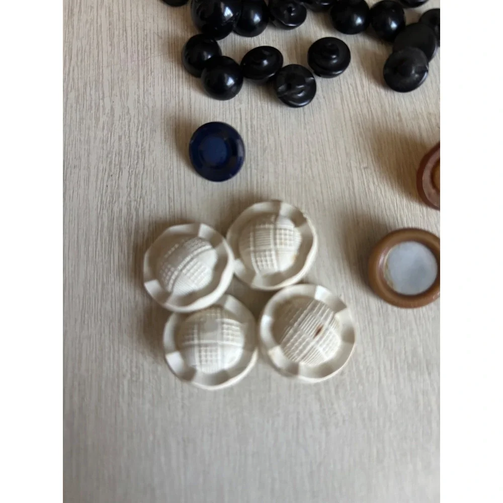 Vintage Assorted Button Lot Mixed Sizes Colors Styles Sewing Crafting‎ Notions