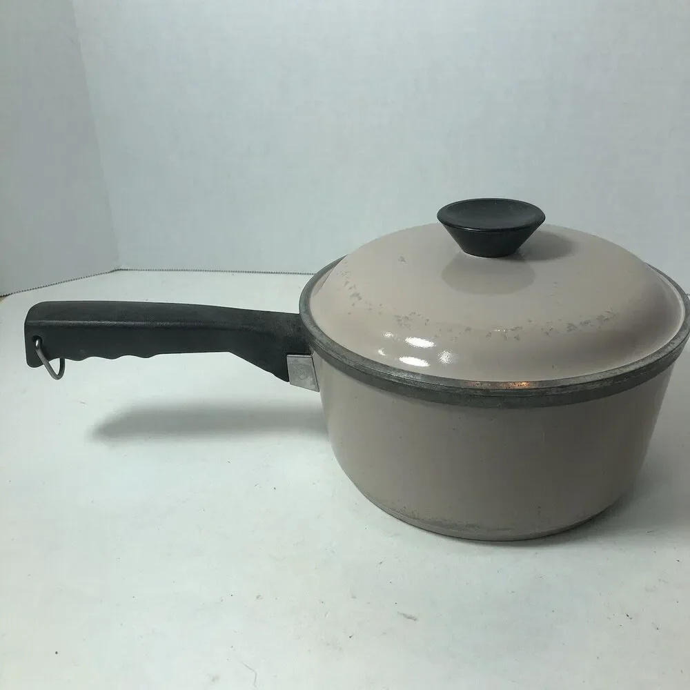 Club Sauce Pot Cookware Light Pink‎ 2 Qt with Lid MCM F1