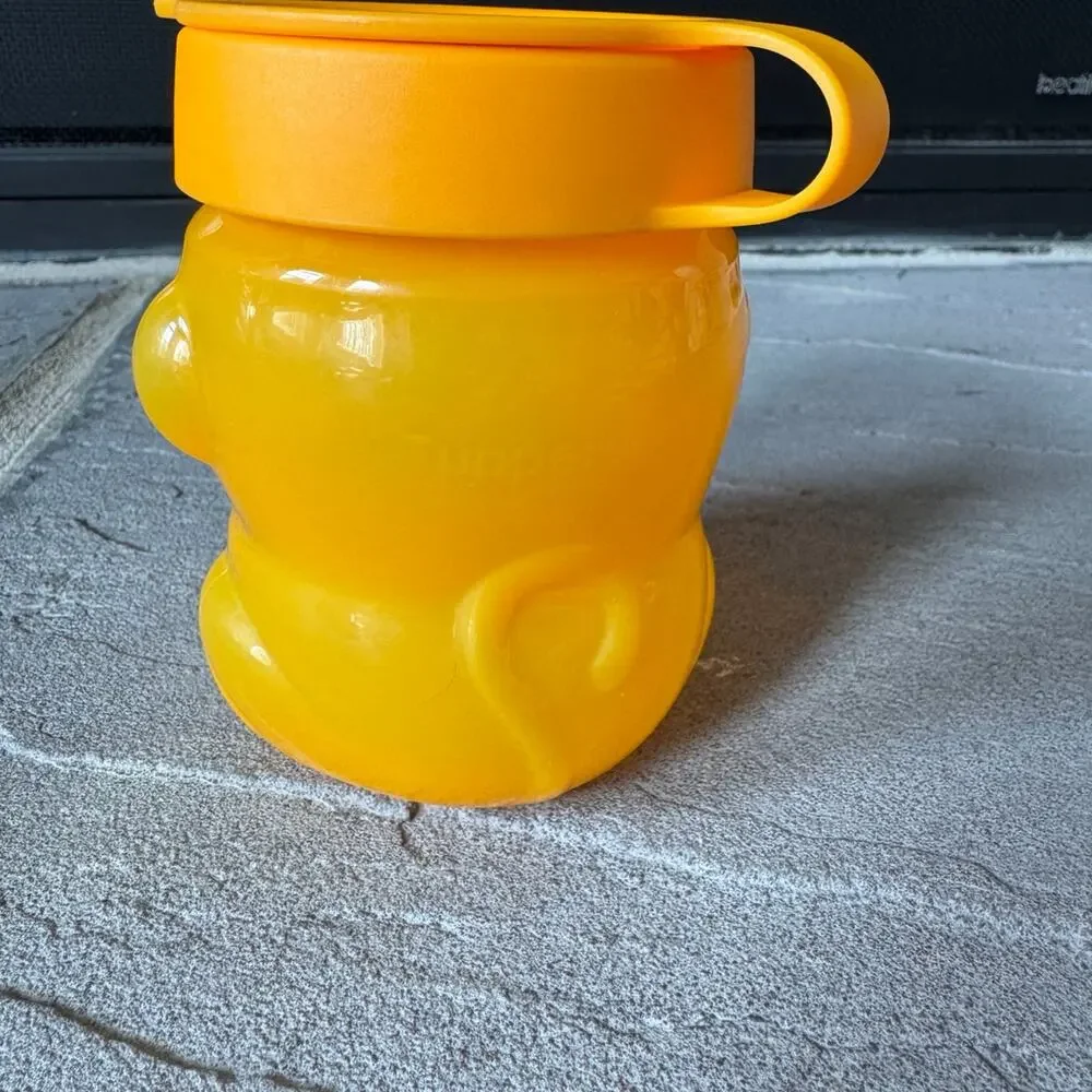 Tupperware 10oz snack