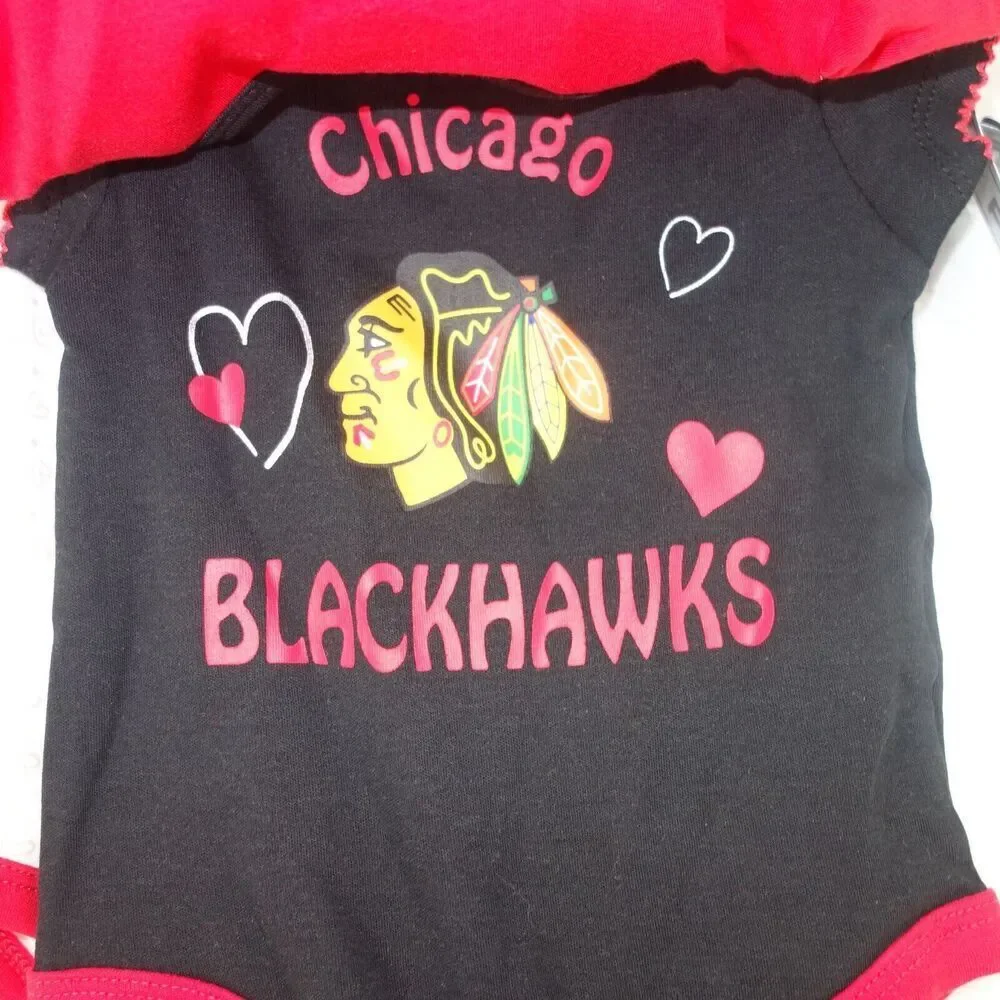 NEW NHL Chicago Blackhawks 3 Piece Bodysuit Set One Piece Baby Size 6-9 Months