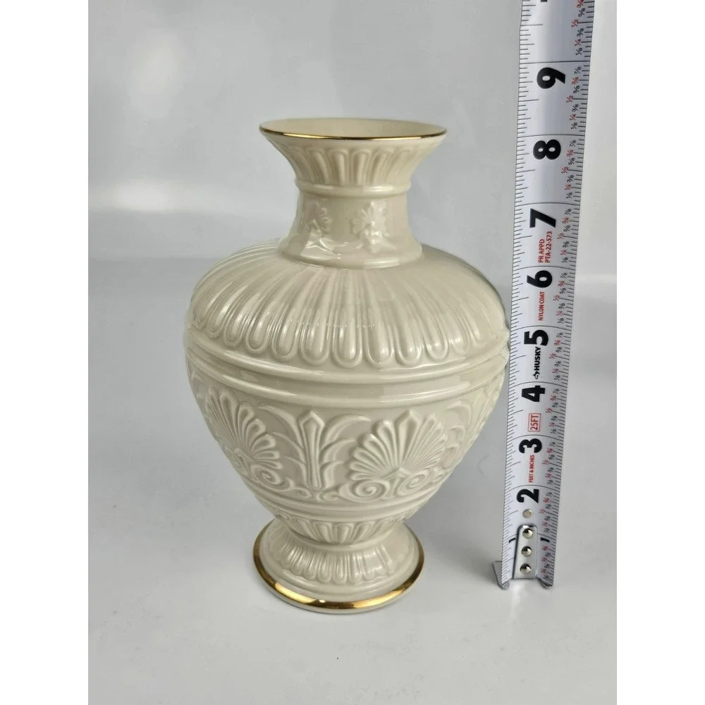 Lenox detail this