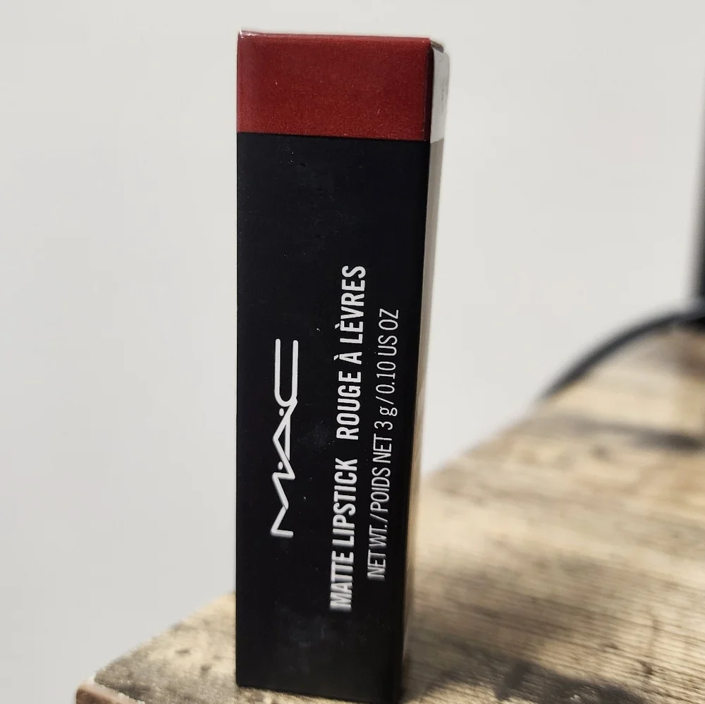 MAC Cosmetics experience bold