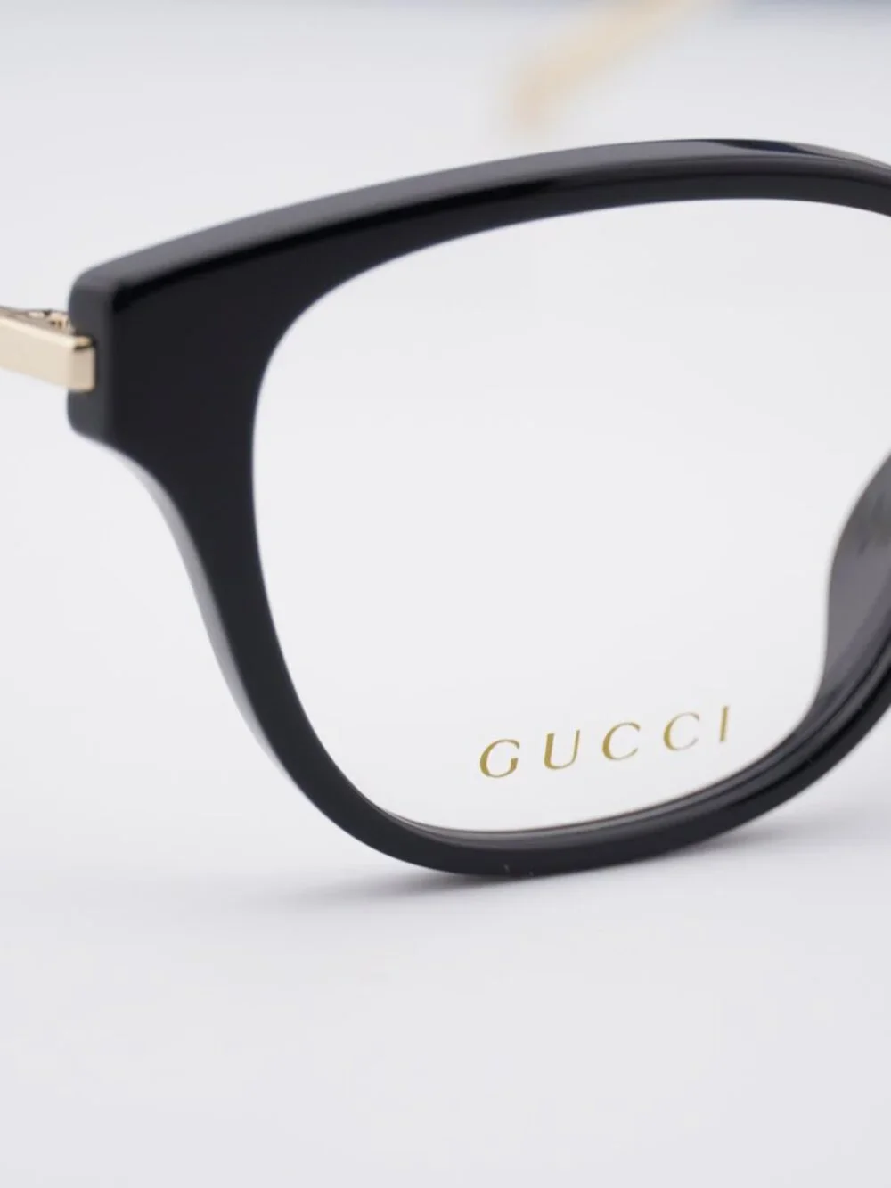 Gucci model gg1972oa