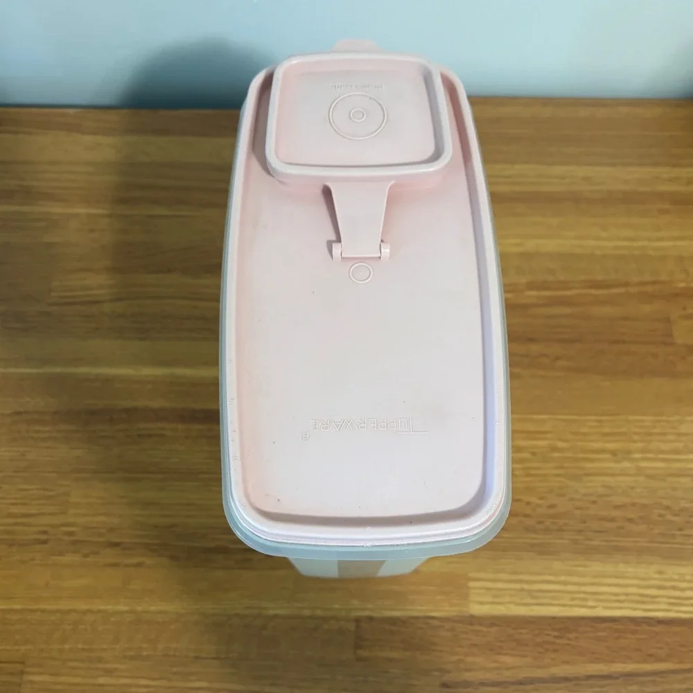 Tupperware note keeper