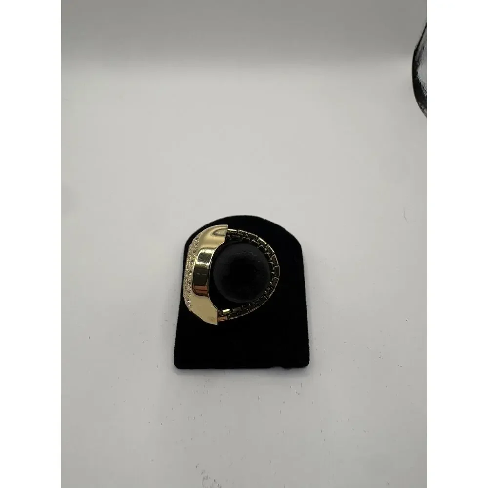 Jessica Simpson display analog