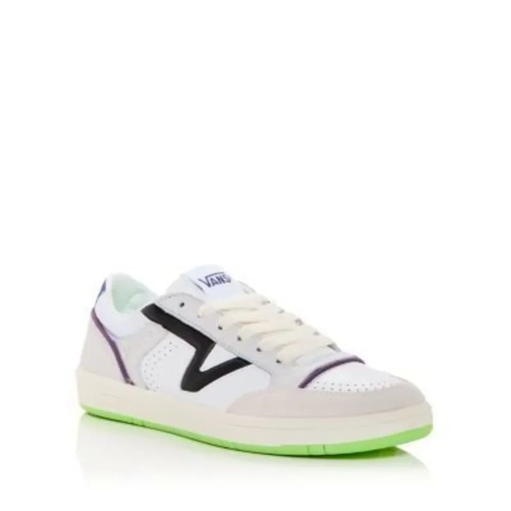 Vans Men's White Lowland Jump Low Top Sneakers Shoes Size 10