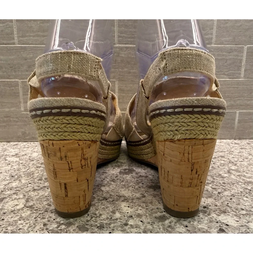 Naturalizer brand item