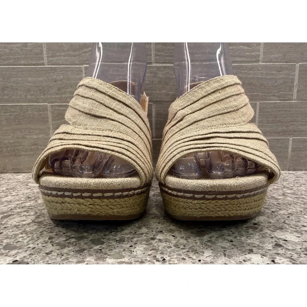 Naturalizer brand item