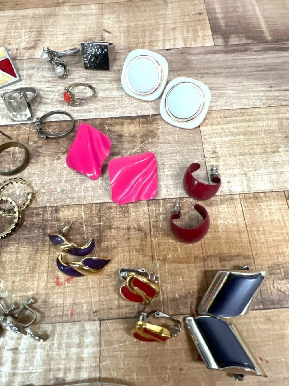 Unbranded this jewelry