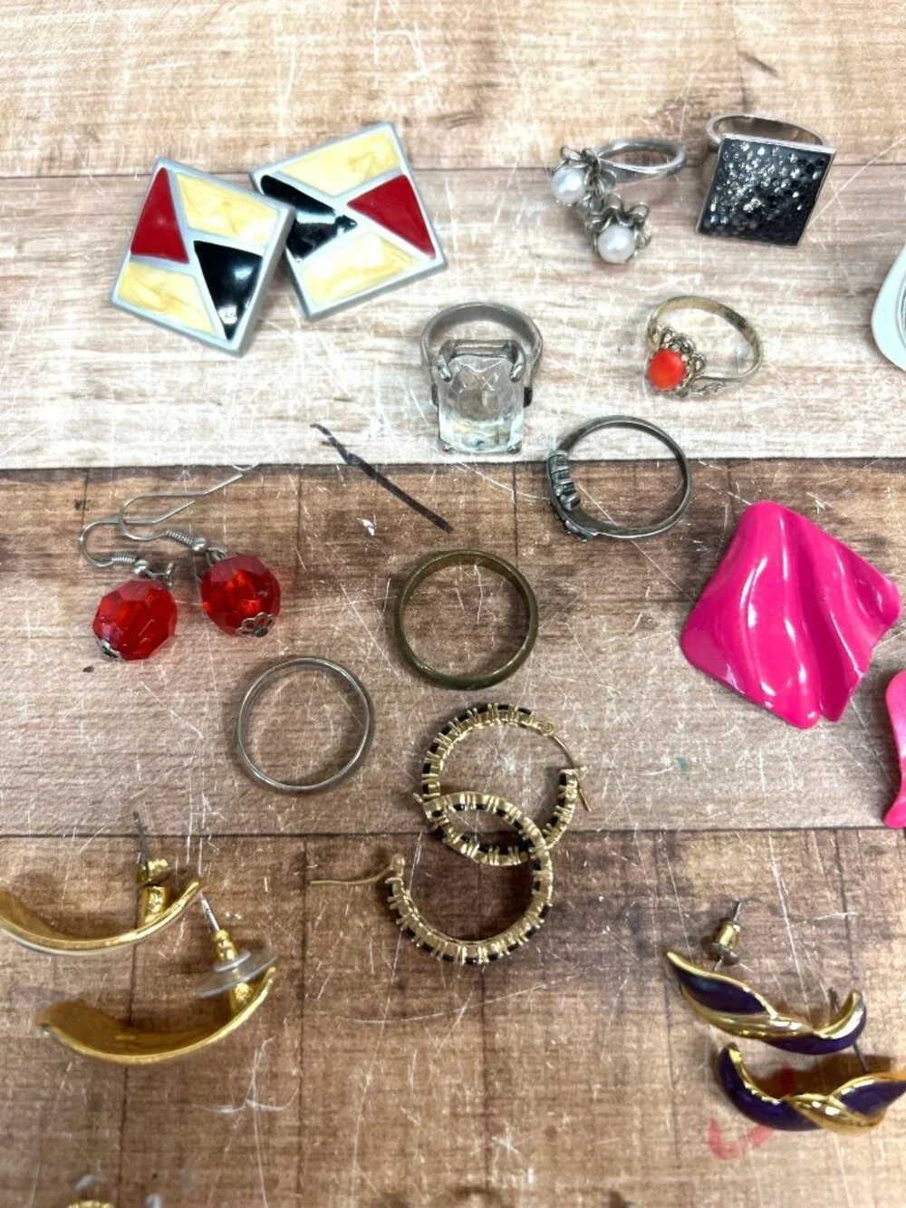 Unbranded this jewelry