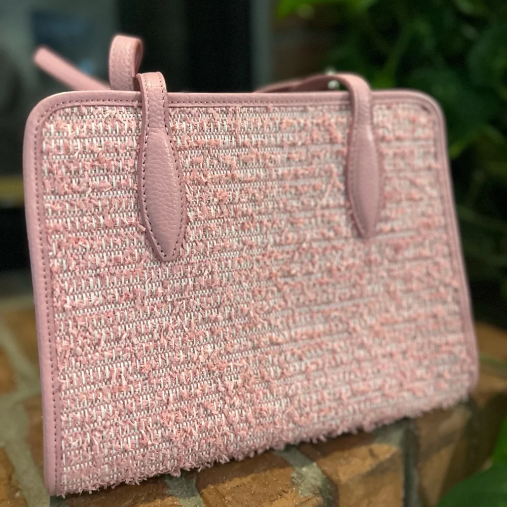 kate spade reposhing this