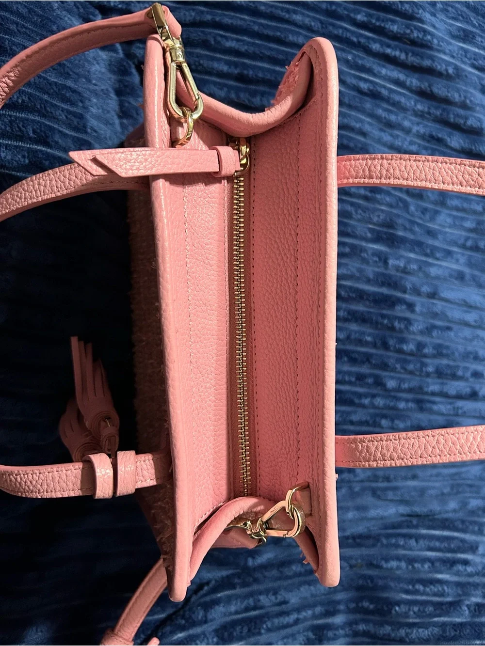 kate spade reposhing this