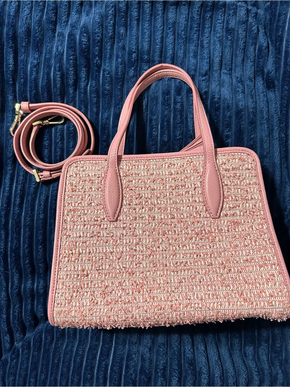 kate spade reposhing this