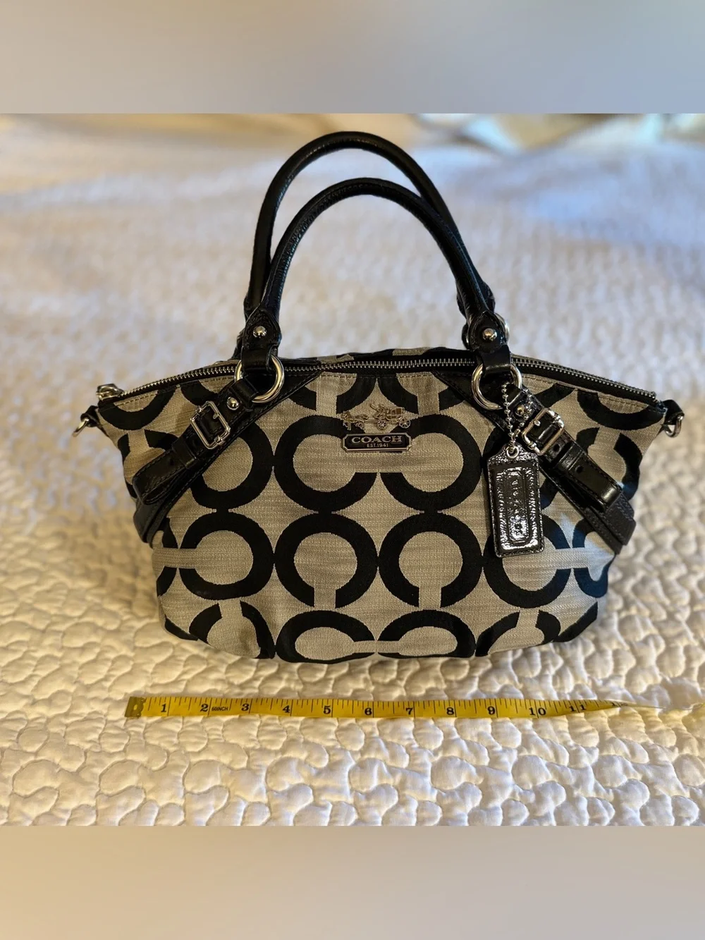 Coach opart signature