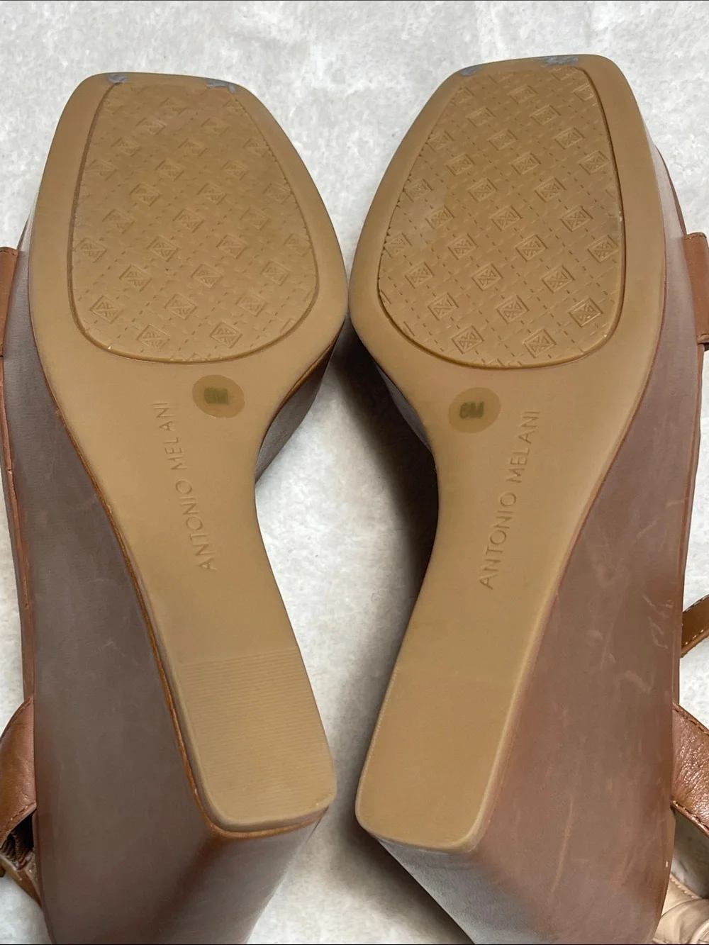 ANTONIO MELANI sleek tan