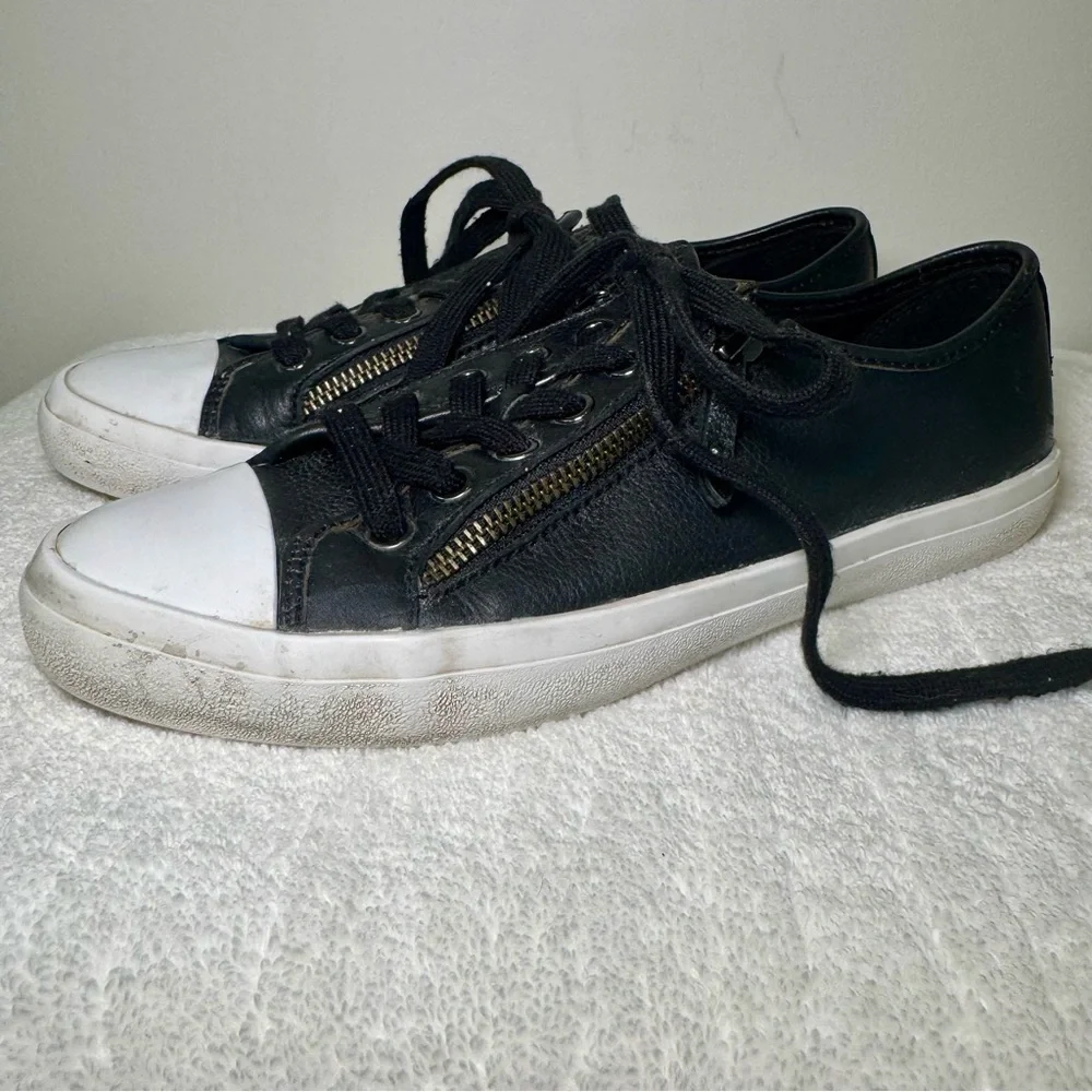 Coach custom hardware