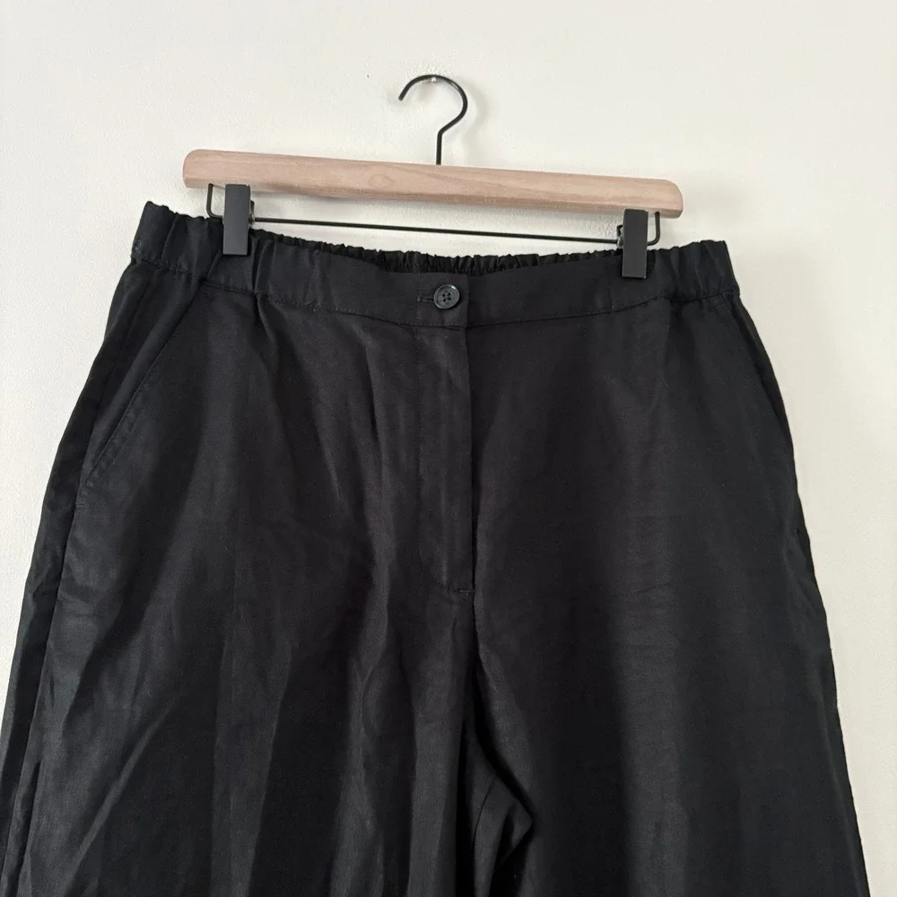 Banana Republic brand banana