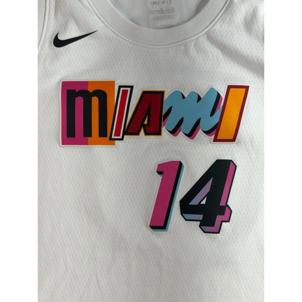Nike tag white it