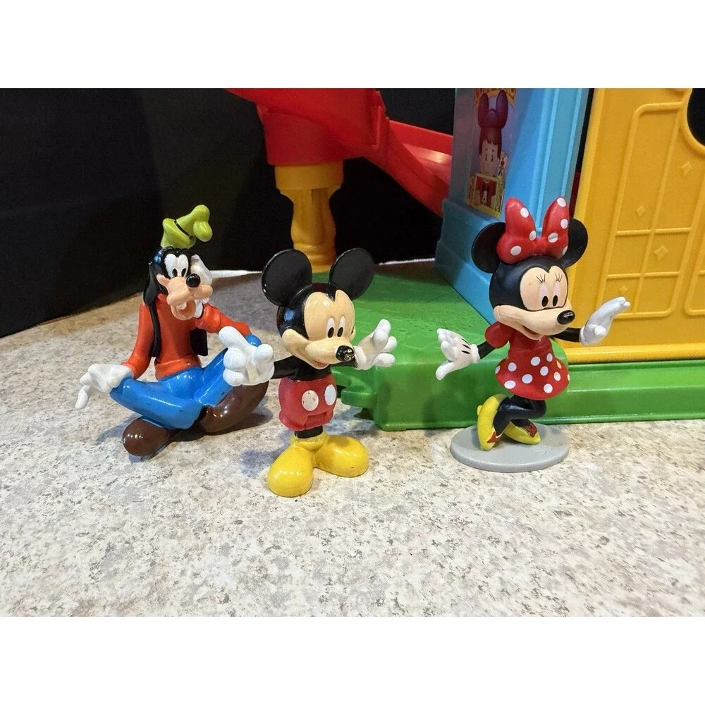 Fisher-Price Little People Magical Day at Disney Playset + 6 Bonus Figures Works