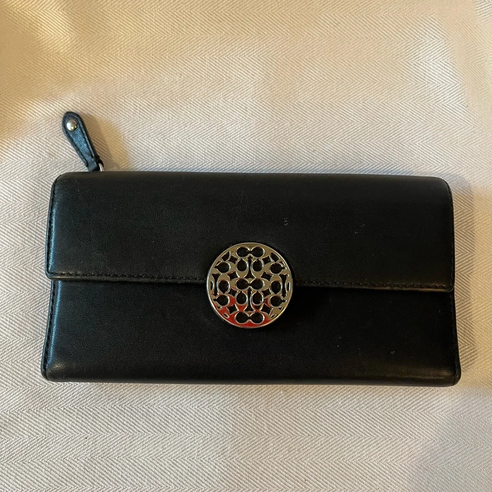 COACH black leather Gold‎ Signature snap close, organizer, coin zip wallet