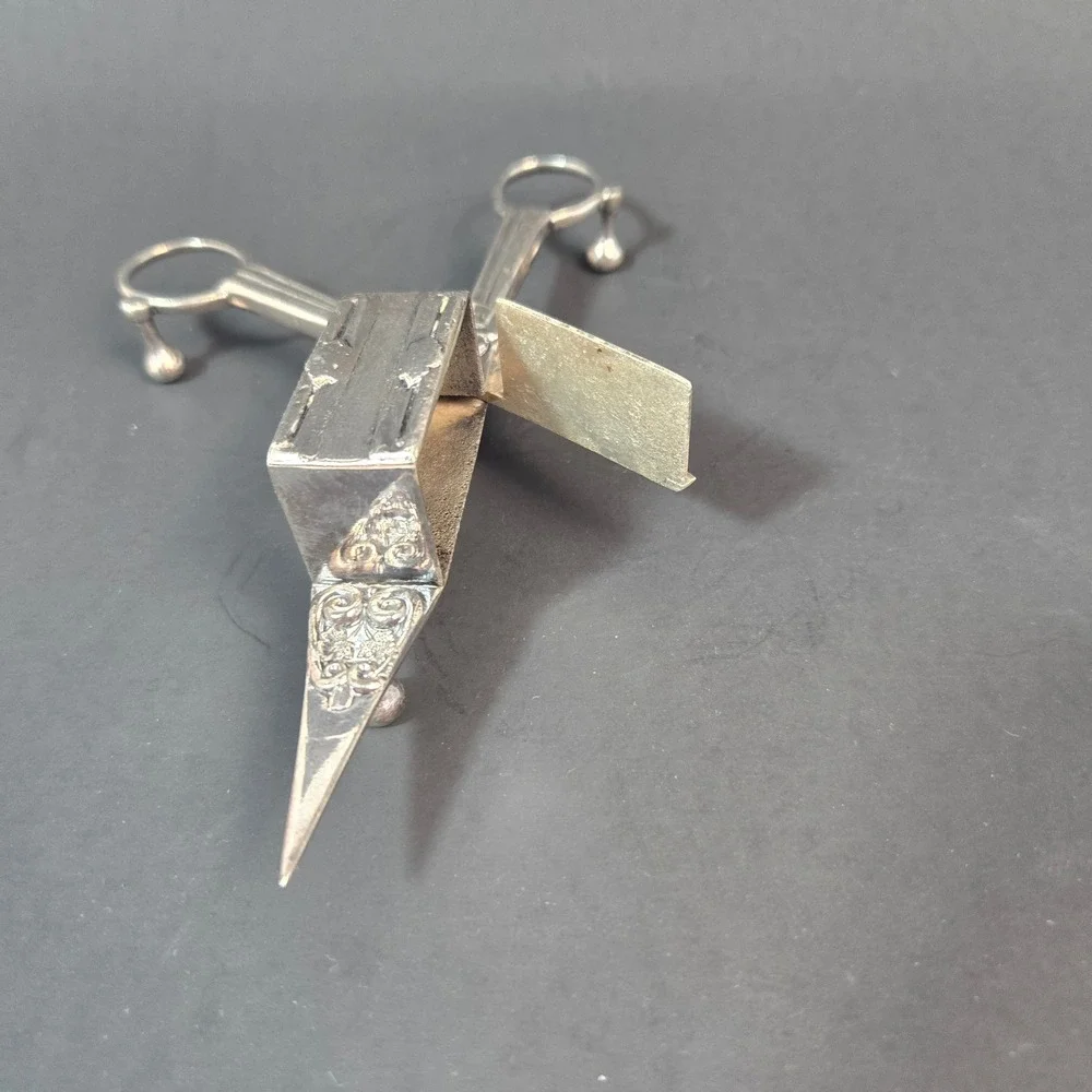 N/A antique silver