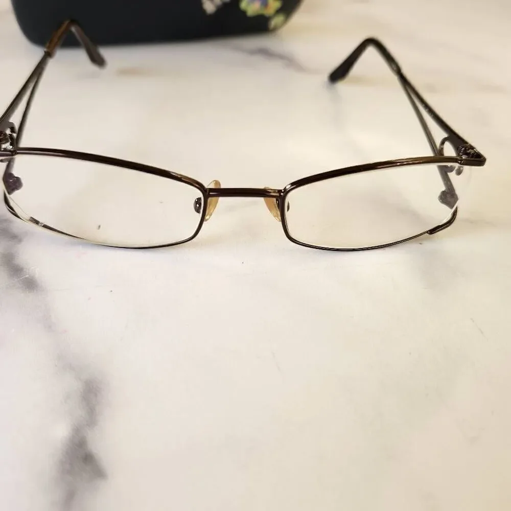 Reading eyeglasses curved metal frame