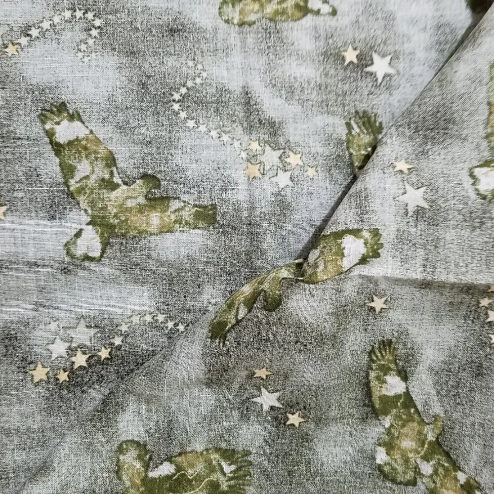 Fabric Traditions be green throw