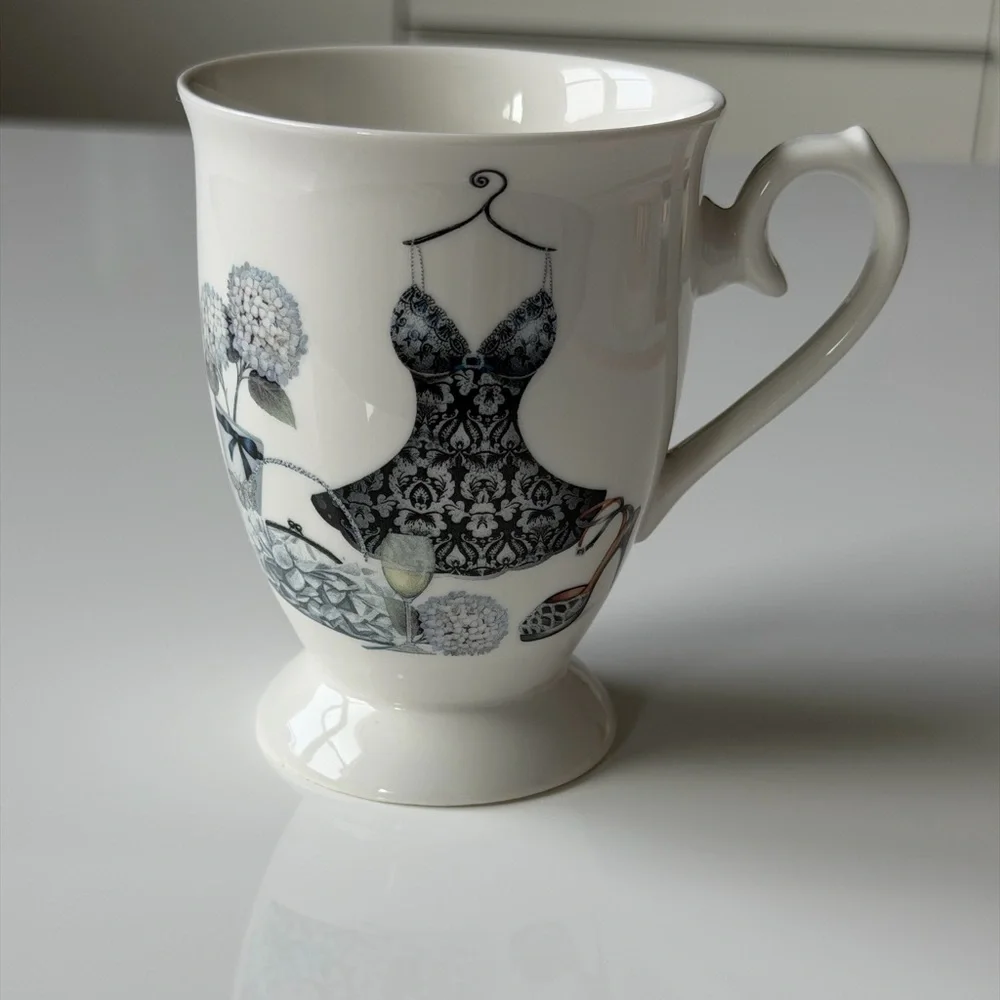 Summer River Elegant Coffee Mug-Shampagne Glass,Stiletto Heel,Clutch & Hudrangea