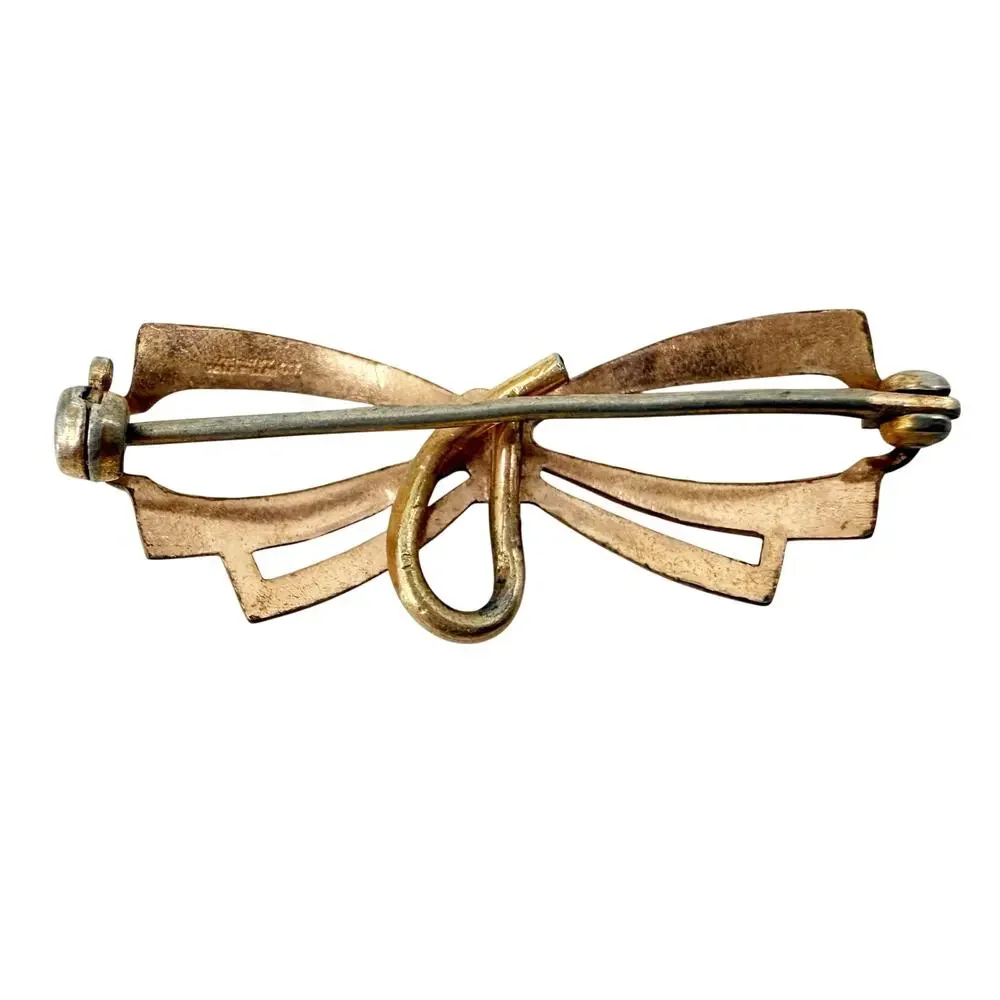unknown vintage brooch
